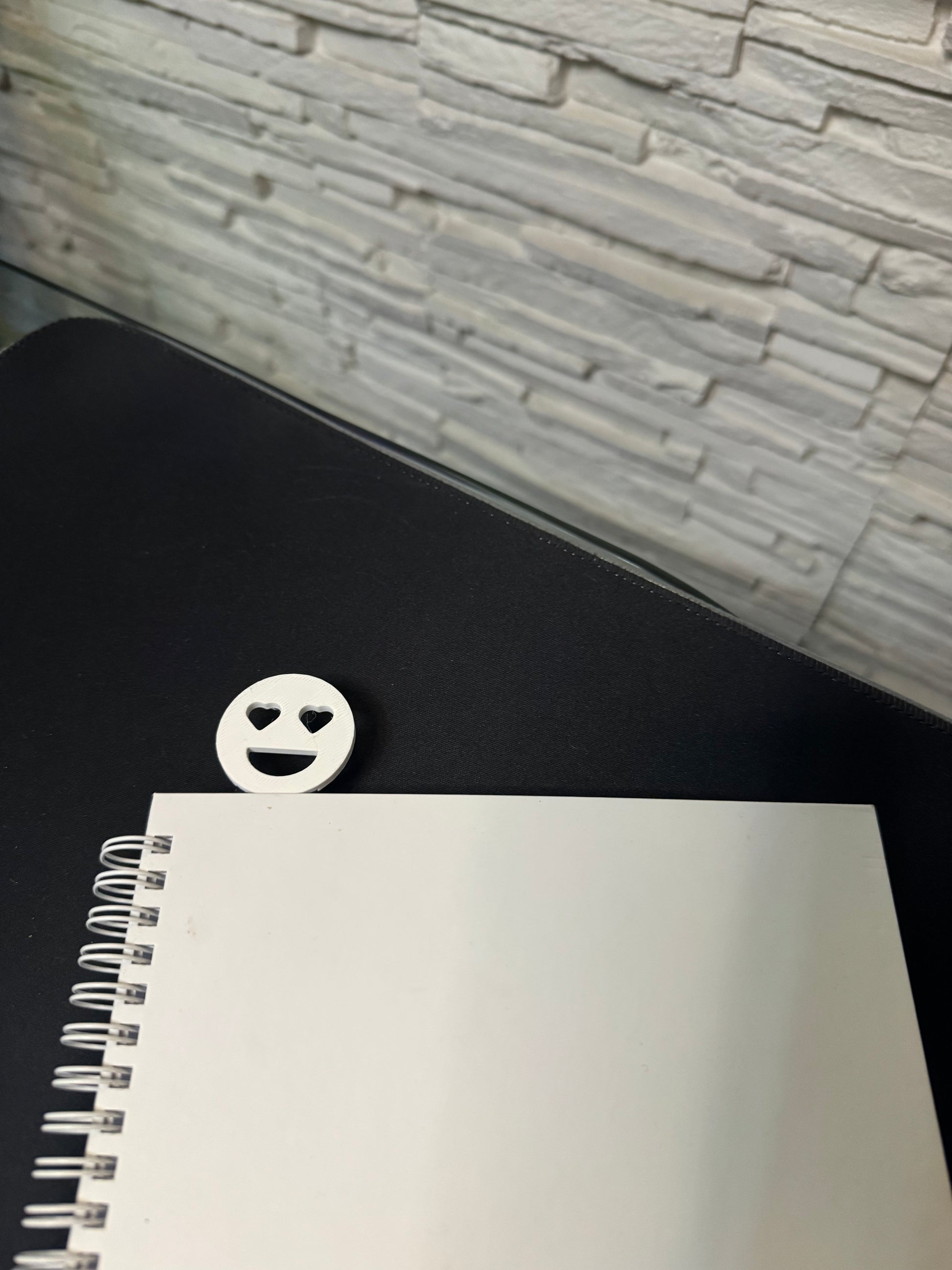 Semne de carte - Emoji Edition - Crafio.