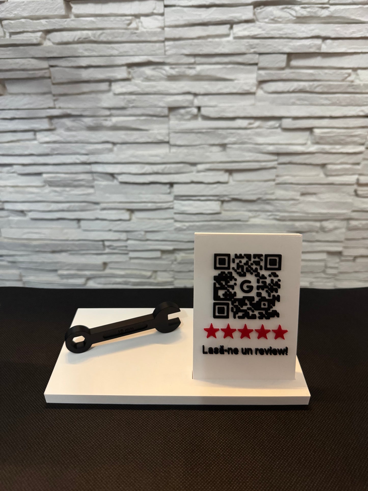 Suport Personalizat pentru Service/Magazin Auto – Placă Personalizată & Figurină Tematică - Crafio.