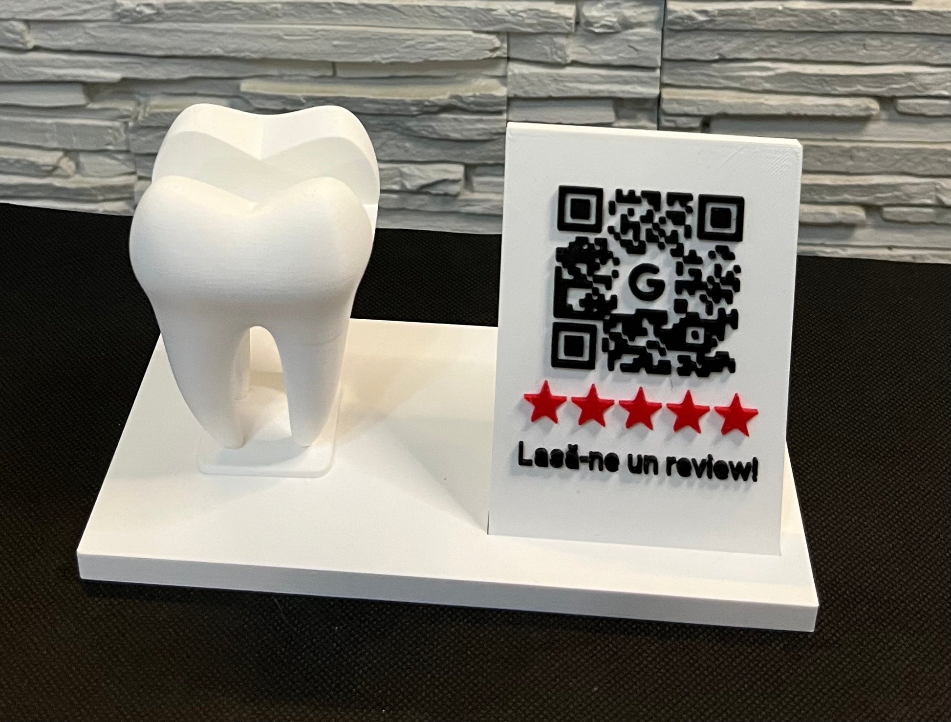 Suport Personalizat pentru Recepție Stomatologică – Placă Personalizată & Figurină Tematică - Crafio.