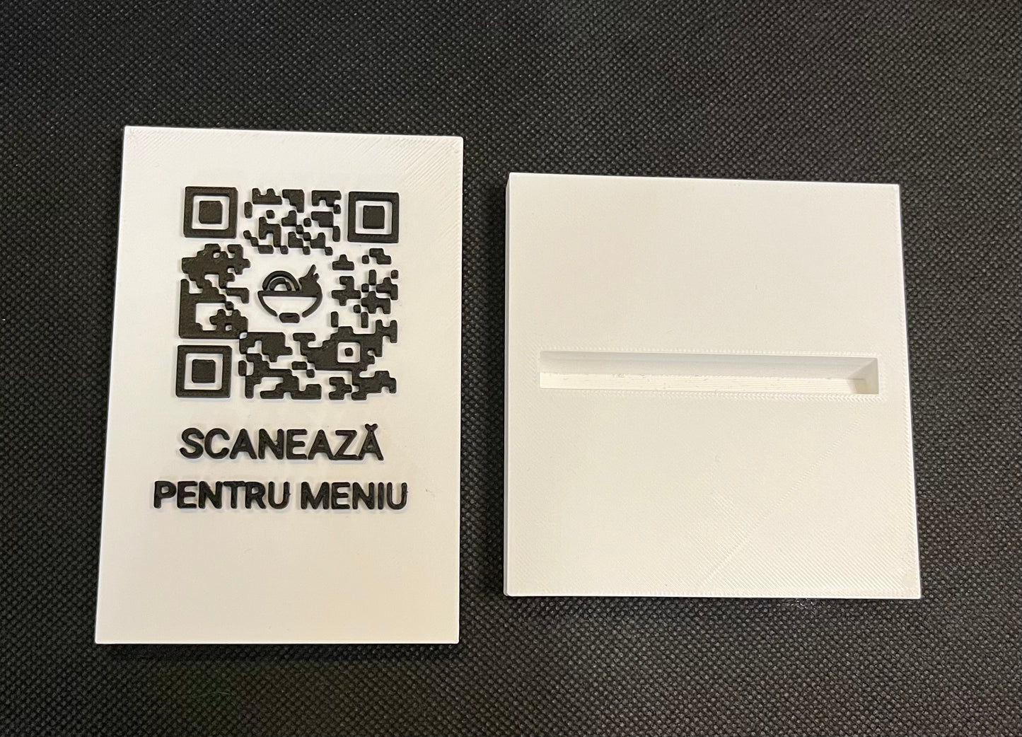 Stand mic cu placă personalizată + Personalizare o secțiune - Crafio.