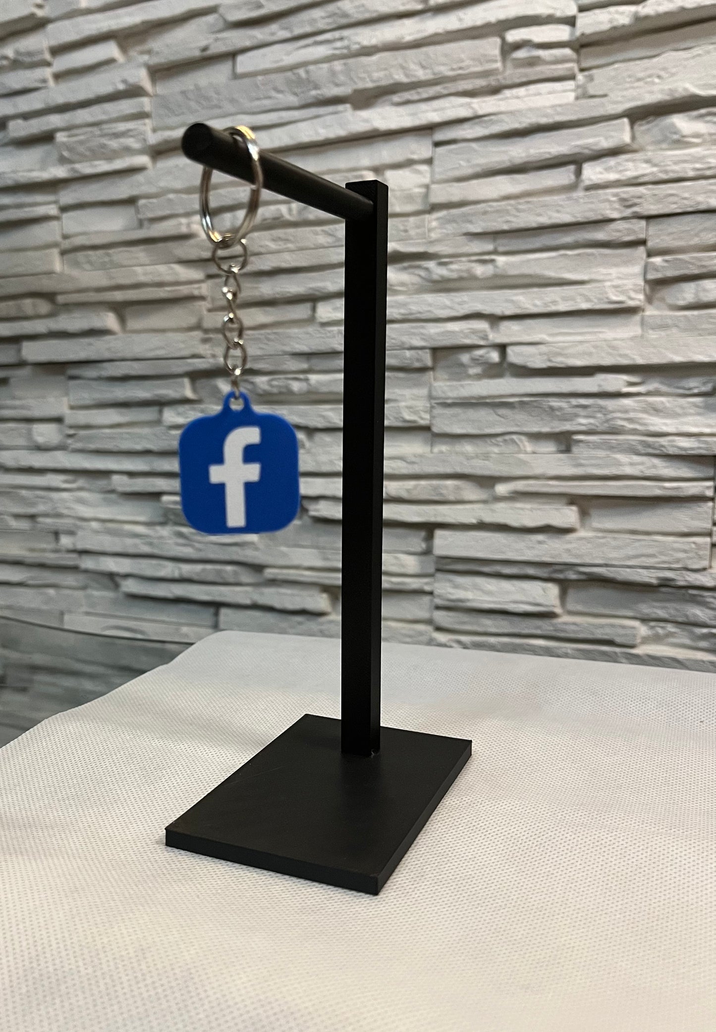 Breloc NFC pentru Social Media - Crafio.