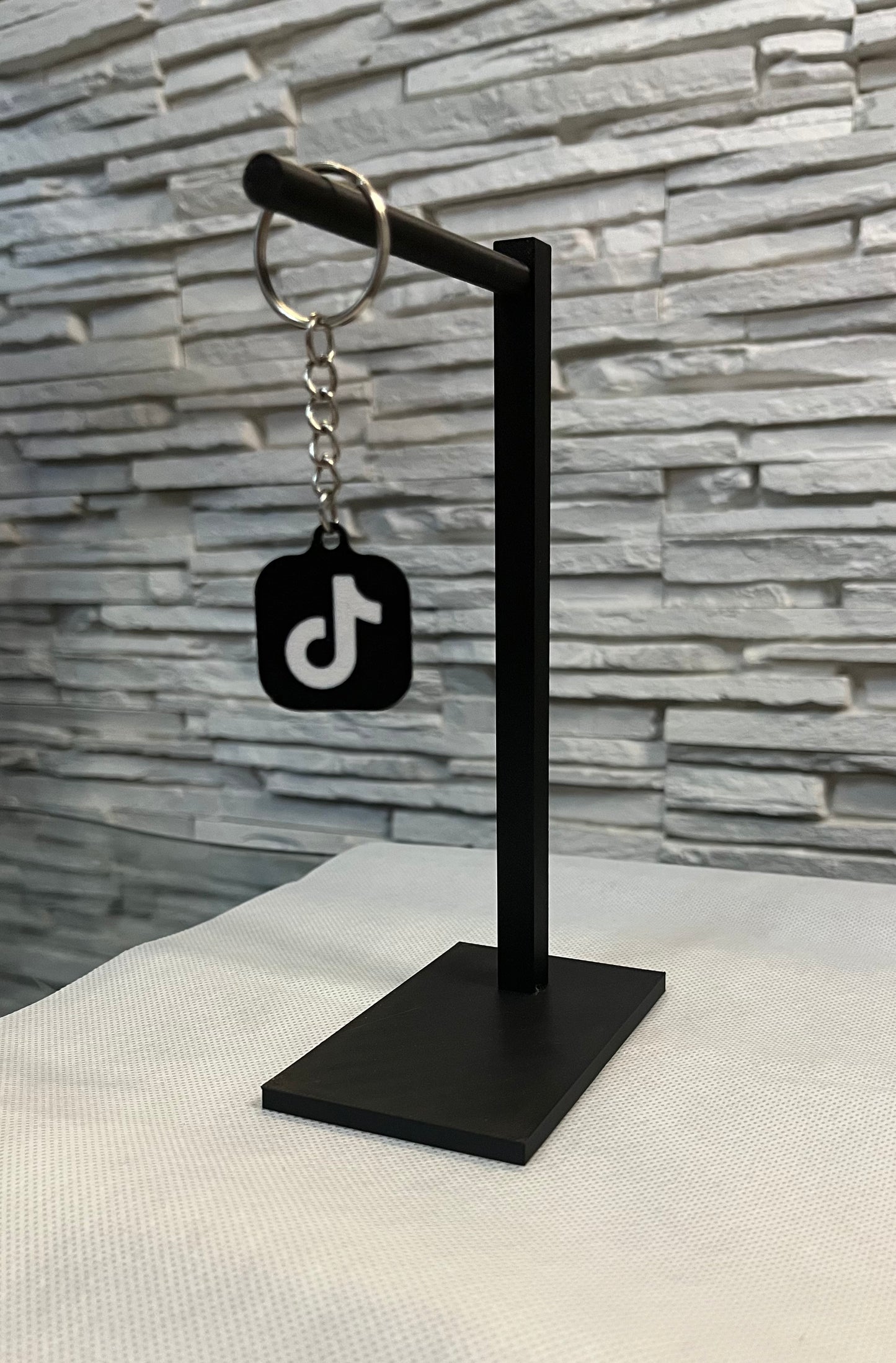 Breloc NFC pentru Social Media - Crafio.