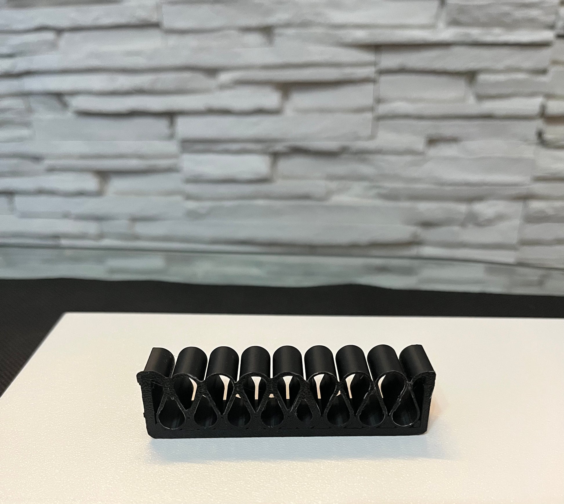 Suport de cabluri pentru perete și birou - Crafio.